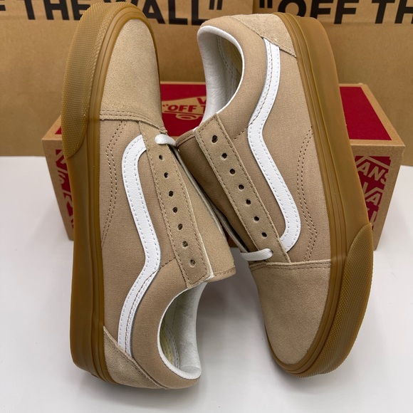 Vans WMNS Beige and White Sneakers
Old Skool
Sesame/Gum
VN0A38G1QA2 Sneakers - Picture 5 of 16